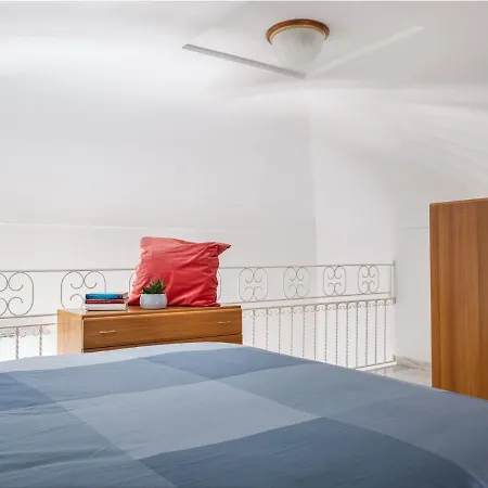 La Perla Di Chicca Apartment