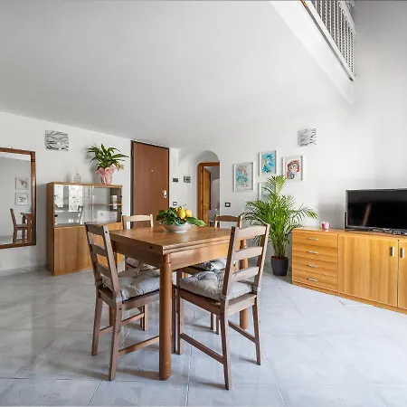 La Perla Di Chicca Apartamento *