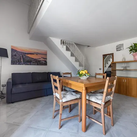 La Perla Di Chicca Apartament *